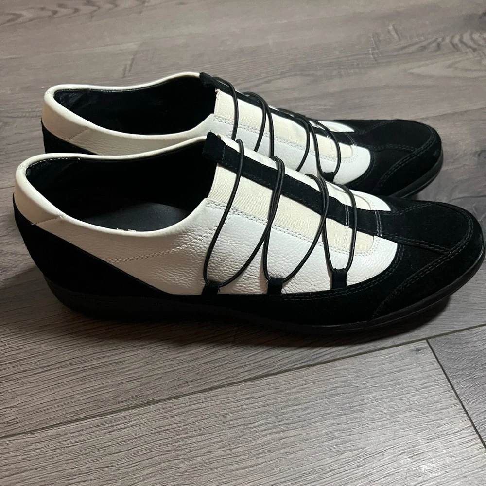 Stuart‎ Weitzman Black/Ivory SlipOn Suede Leather Sneaker Stretch Rallypipe